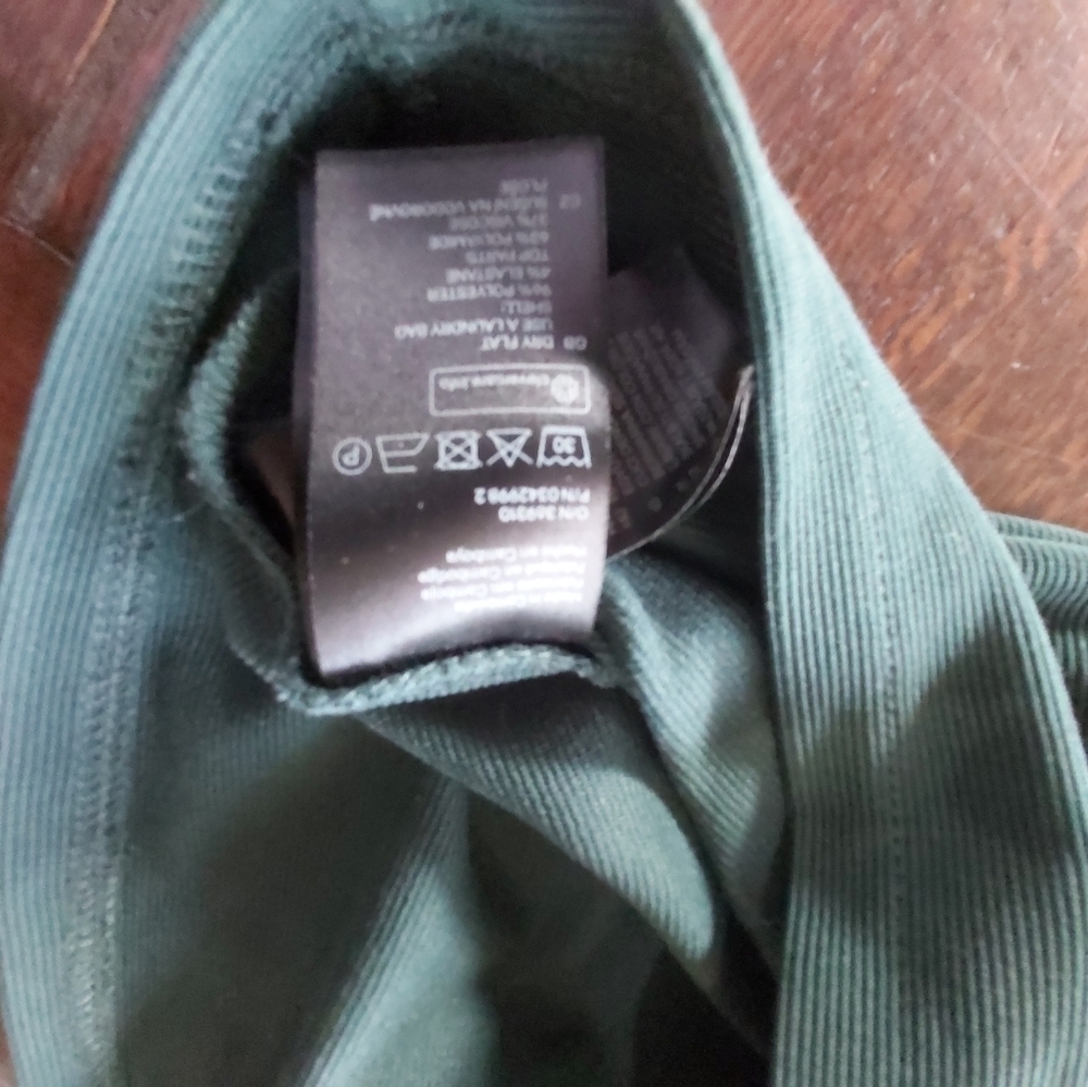 NEW H&M TOP///B2B - Picture 3 of 4
